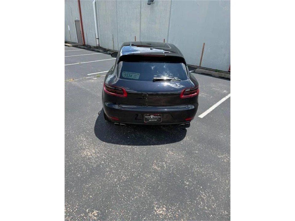 2017 Porsche Macan - Image 10 of 31