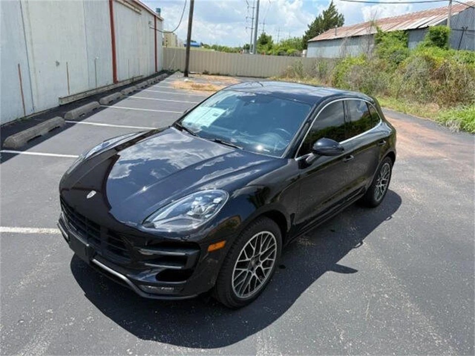 2017 Porsche Macan - Image 25 of 31