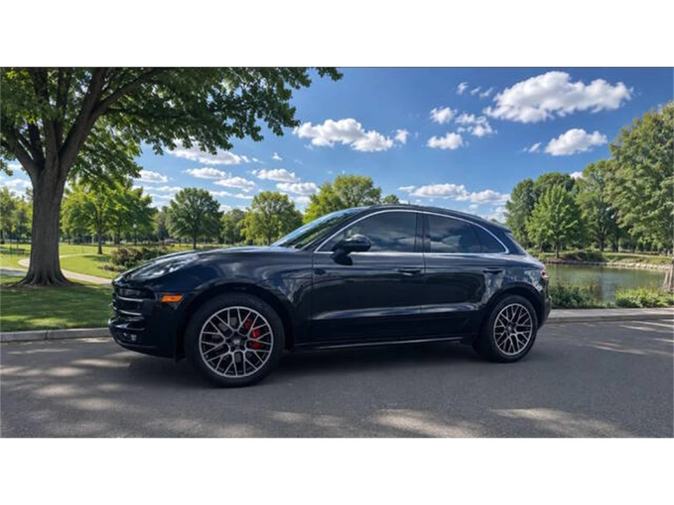 2017 Porsche Macan - Image 2 of 31