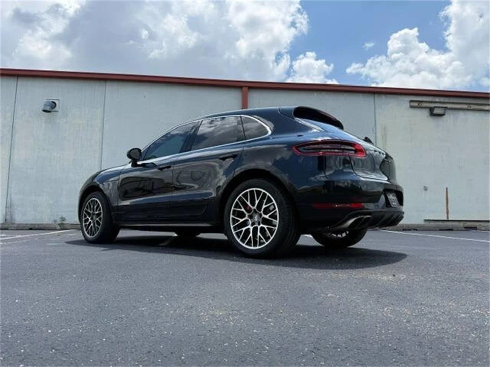 2017 Porsche Macan - Image 9 of 31
