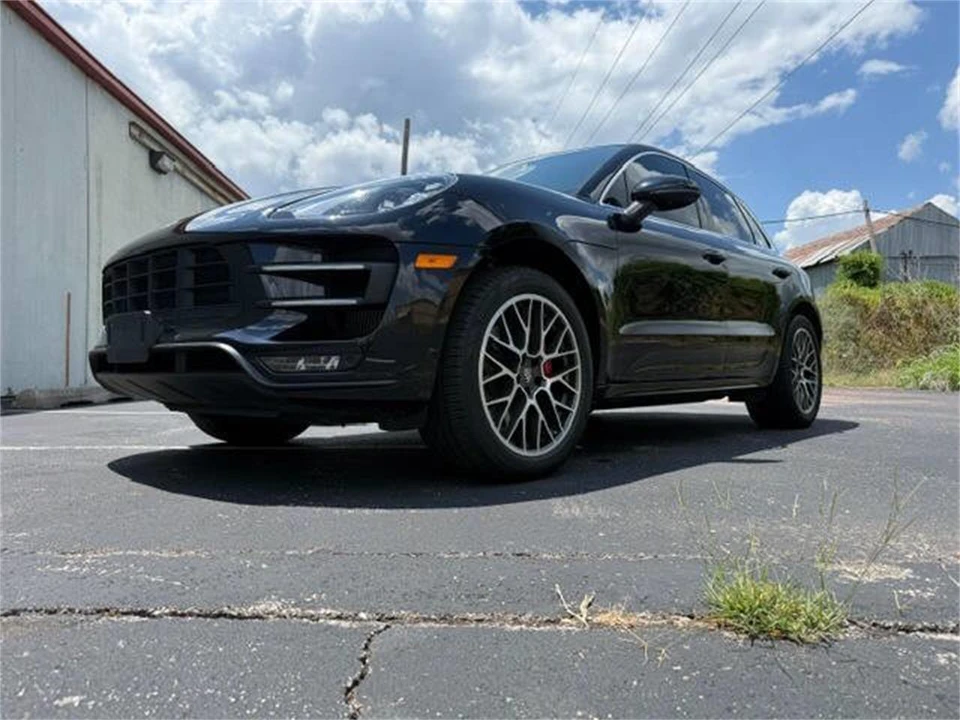 2017 Porsche Macan - Image 26 of 31
