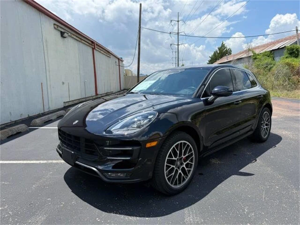 2017 Porsche Macan - Image 24 of 31