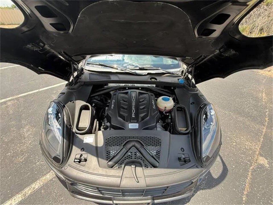 2017 Porsche Macan - Image 3 of 31