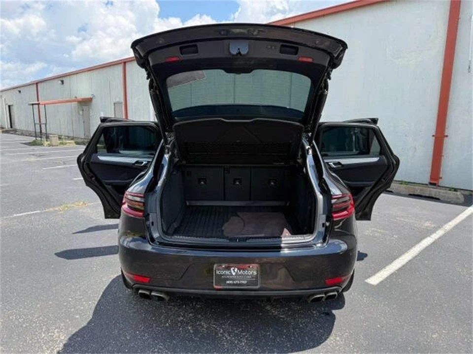 2017 Porsche Macan - Image 28 of 31