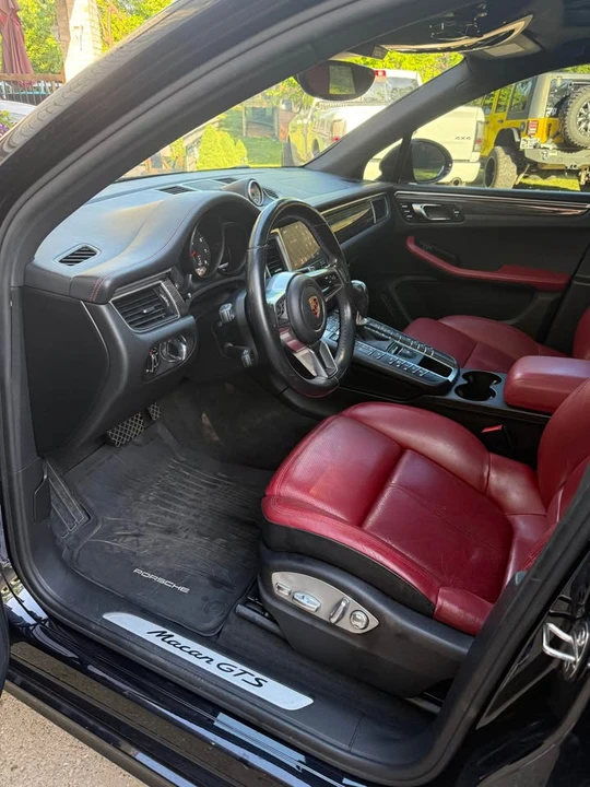 2017 Porsche Macan - Image 13 of 15