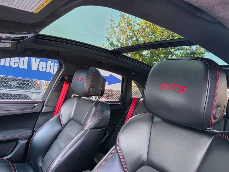 2017 Porsche Macan - Image 12 of 20