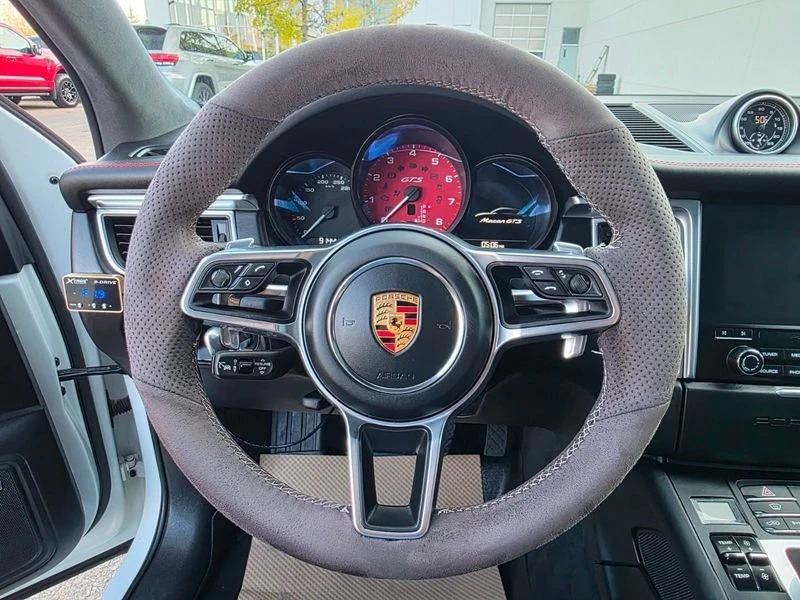 2017 Porsche Macan - Image 19 of 20