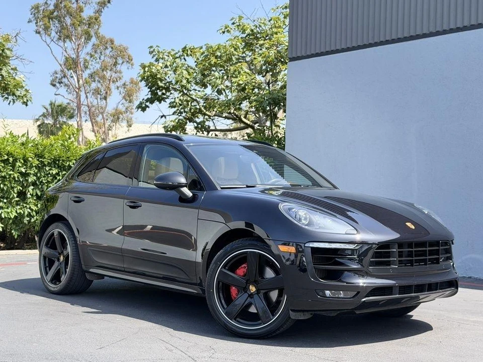 2017 Porsche Macan - Image 2 of 31