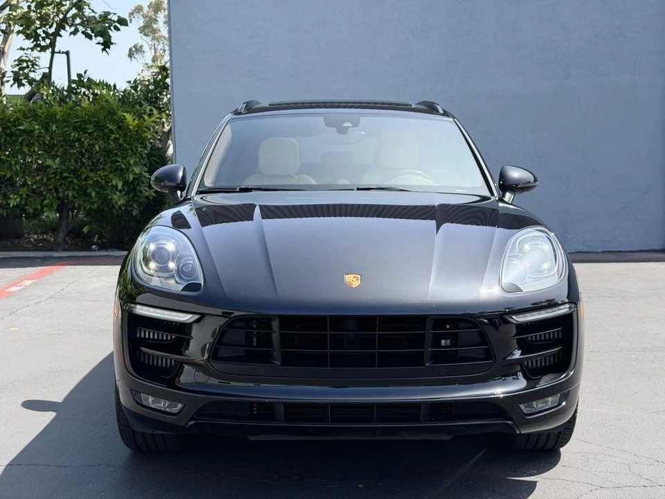 2017 Porsche Macan - Image 10 of 31