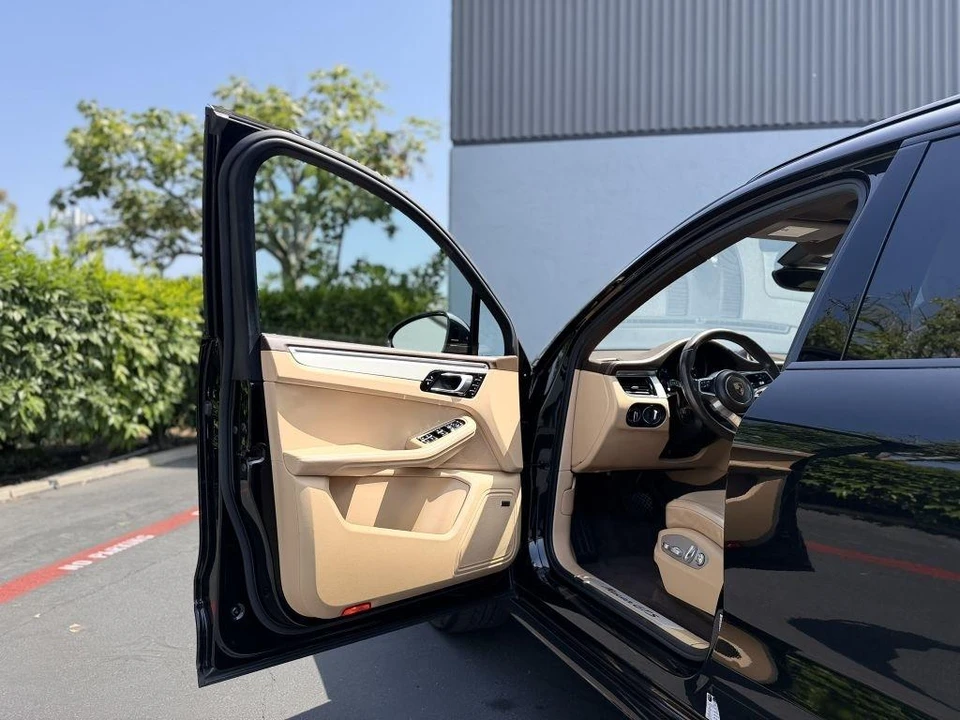 2017 Porsche Macan - Image 12 of 31