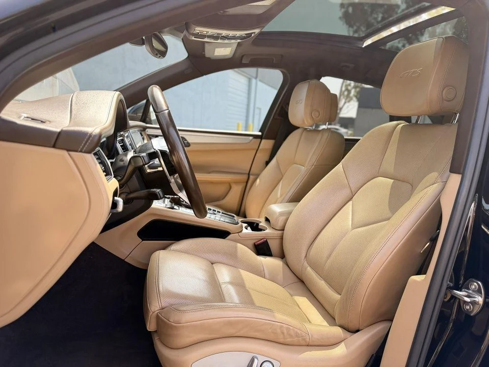 2017 Porsche Macan - Image 15 of 31