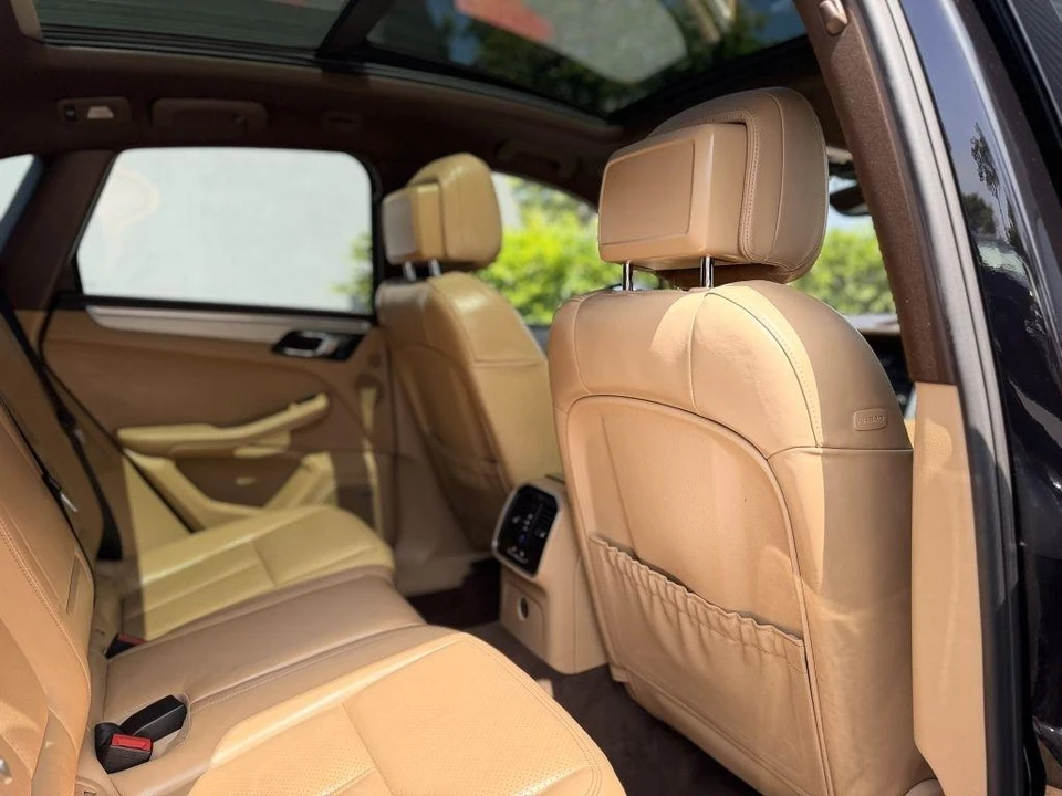2017 Porsche Macan - Image 20 of 31
