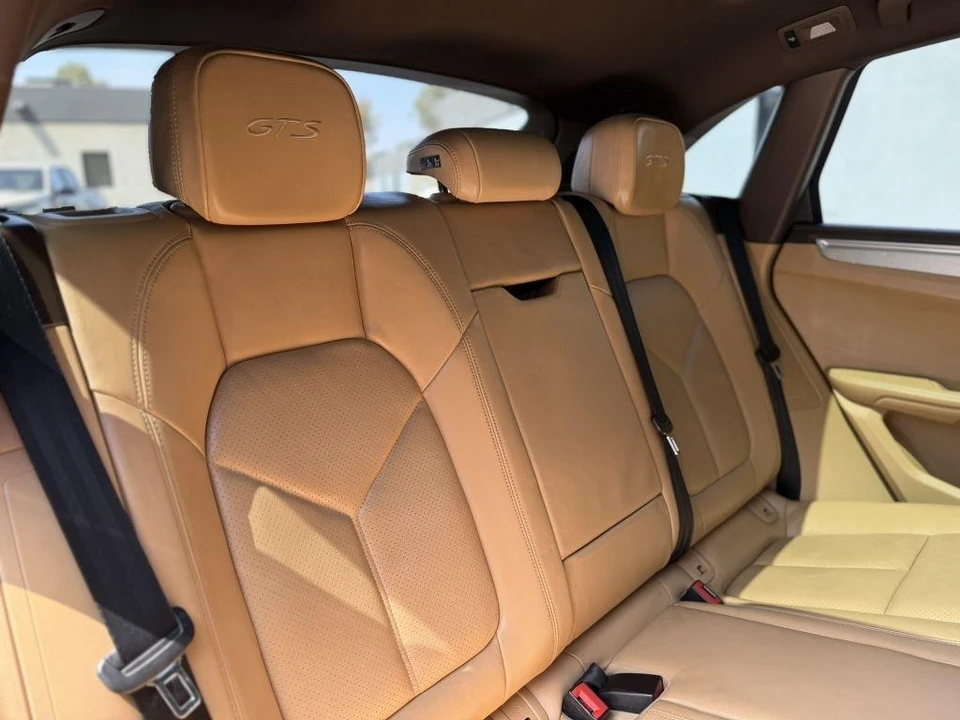 2017 Porsche Macan - Image 22 of 31