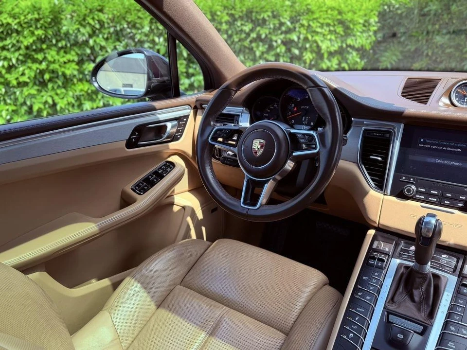 2017 Porsche Macan - Image 30 of 31