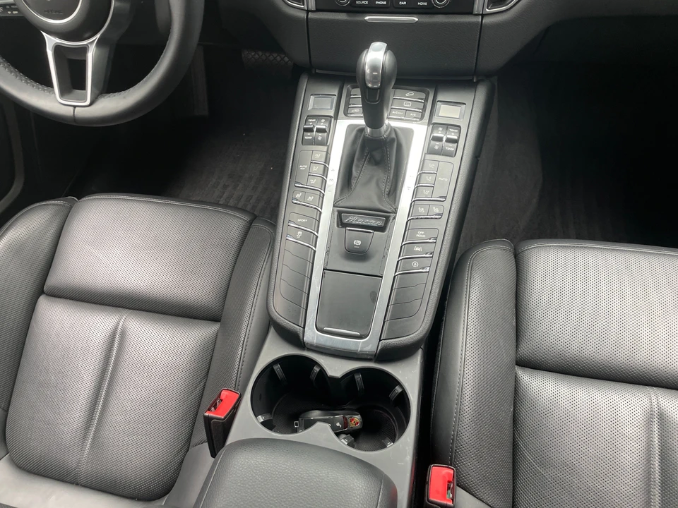 2017 Porsche Macan - Image 6 of 22