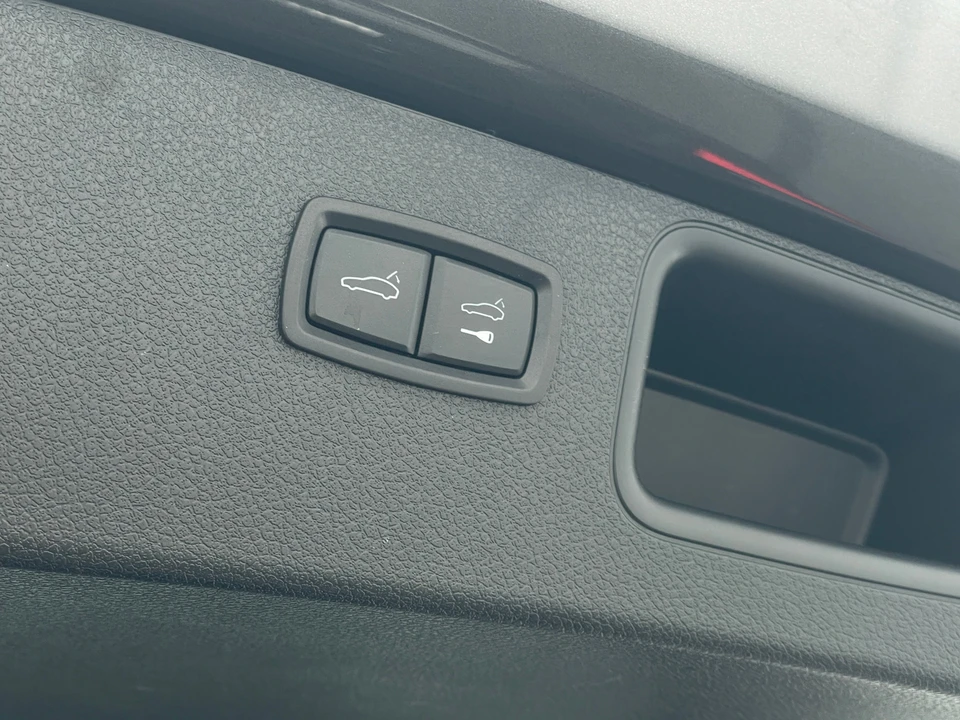 2017 Porsche Macan - Image 17 of 22