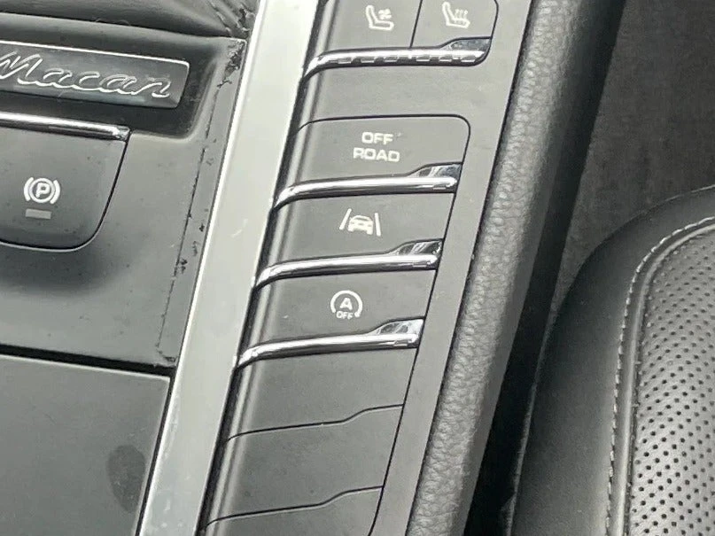 2017 Porsche Macan - Image 12 of 22
