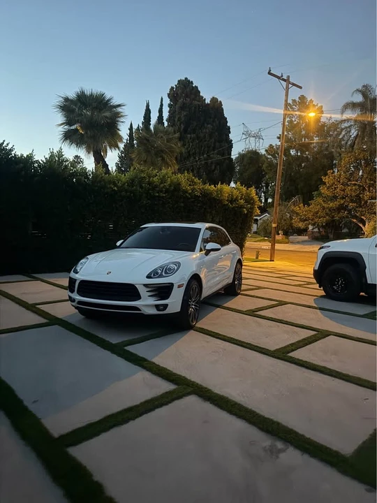 2017 Porsche Macan S - Image 2 of 2