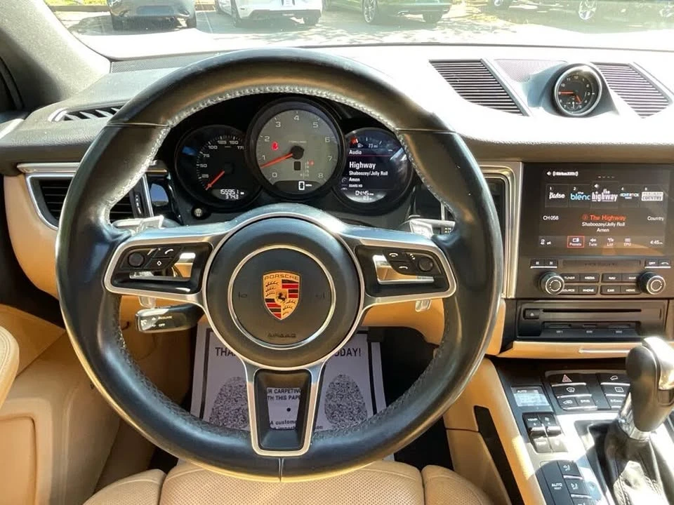2017 Porsche Macan - Image 14 of 20