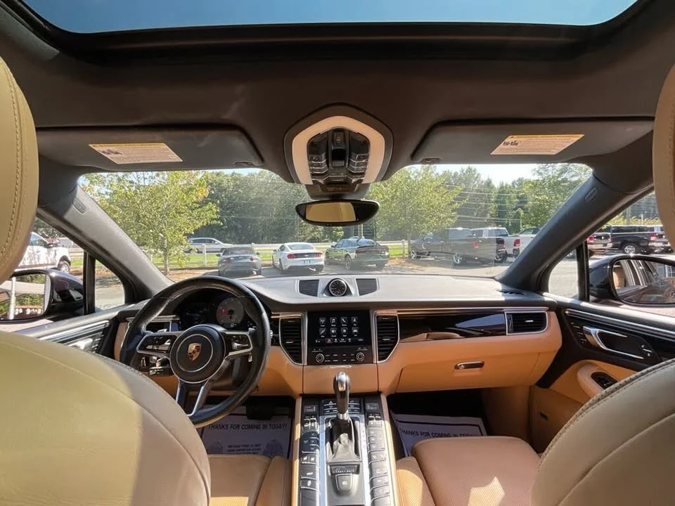 2017 Porsche Macan - Image 11 of 20