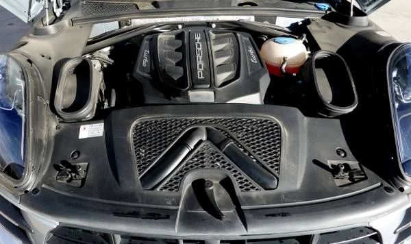 2017 Porsche Macan Turbo - Image 10 of 12