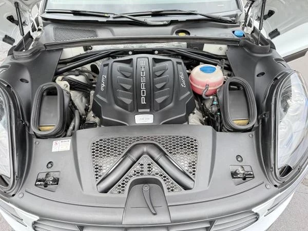 2017 Porsche Macan Turbo - Image 7 of 7