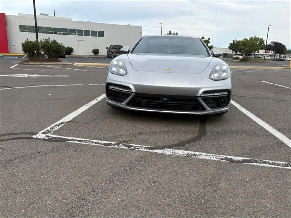 2017 Porsche 971 Panamera - Image 2 of 31