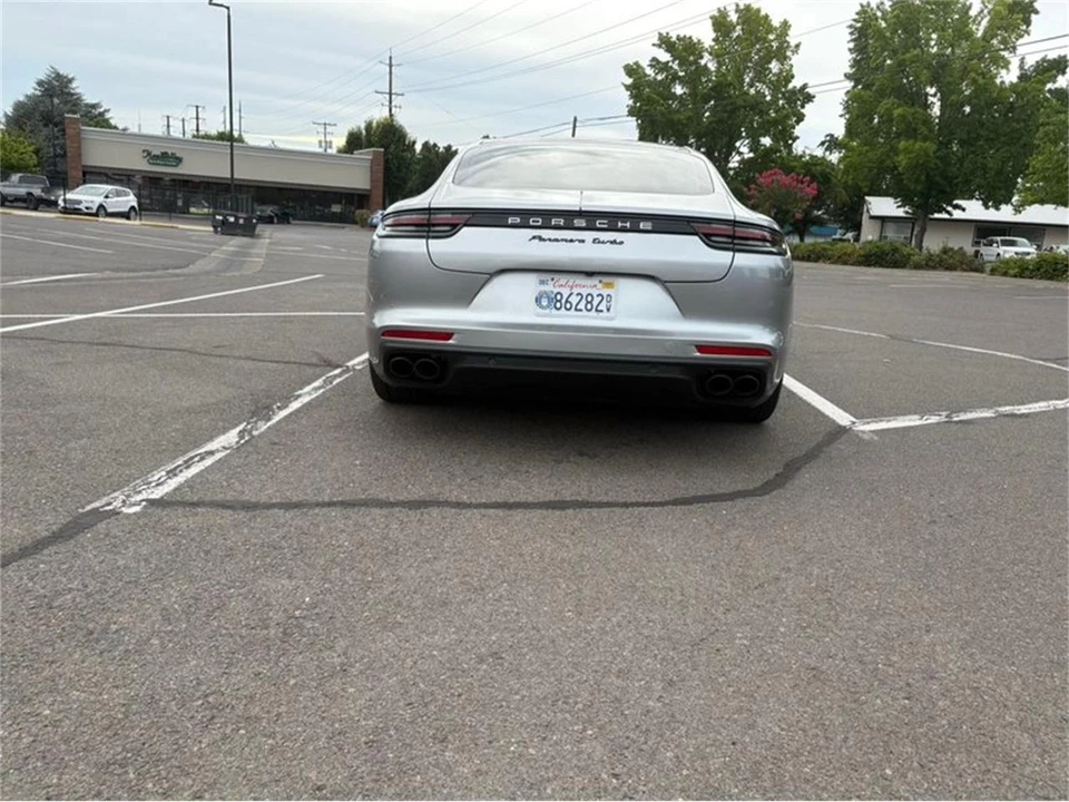 2017 Porsche 971 Panamera - Image 6 of 31