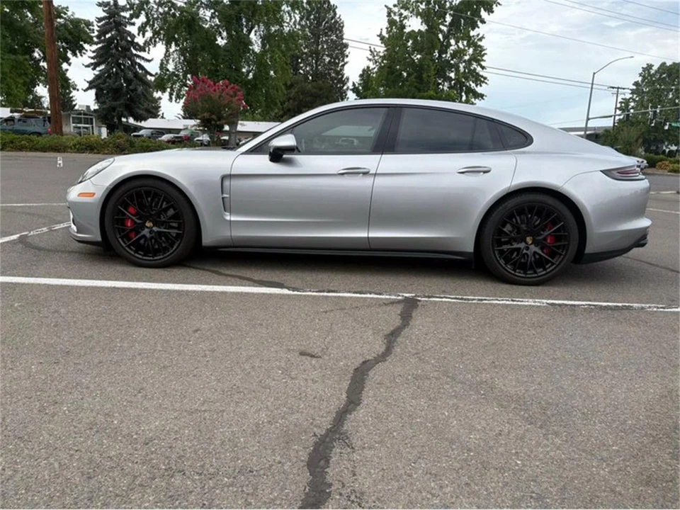 2017 Porsche 971 Panamera - Image 8 of 31