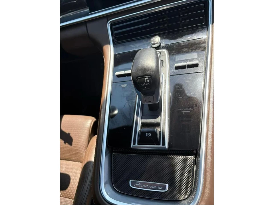 2017 Porsche 971 Panamera - Image 26 of 31