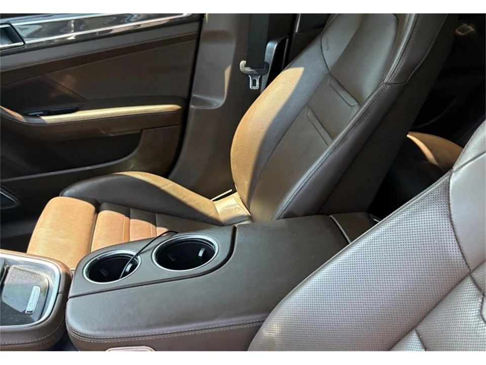 2017 Porsche 971 Panamera - Image 29 of 31