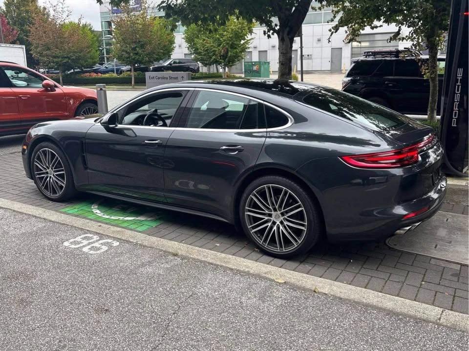 2017 Porsche 971 Panamera - Image 4 of 13