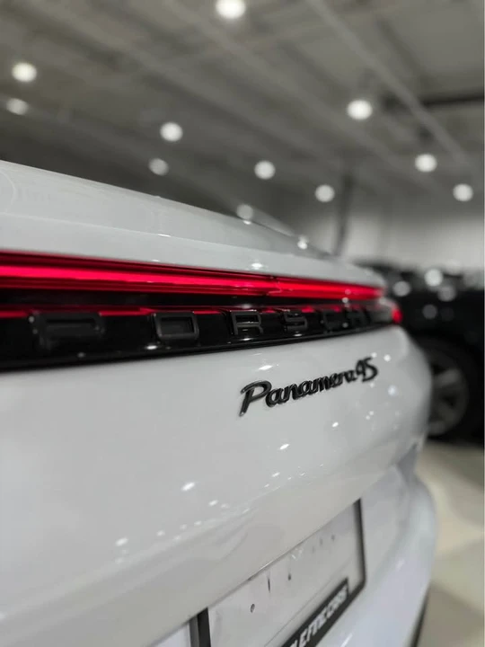 2017 Porsche 971 Panamera - Image 7 of 19