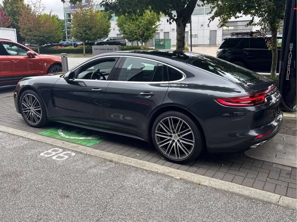 2017 Porsche 971 Panamera - Image 3 of 10