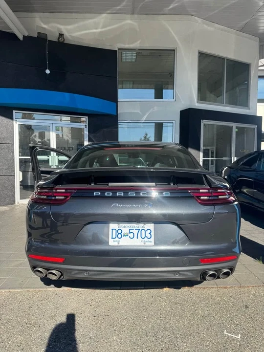 2017 Porsche 971 Panamera - Image 4 of 10