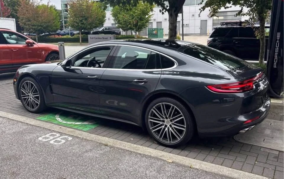 2017 Porsche 971 Panamera - Image 3 of 15