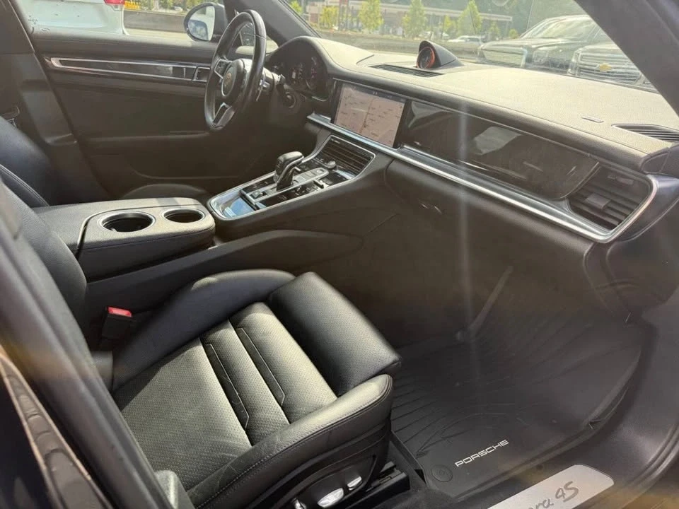 2017 Porsche 971 Panamera - Image 16 of 20