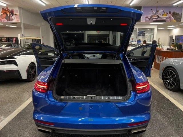 2017 Porsche 971 Panamera - Image 9 of 10