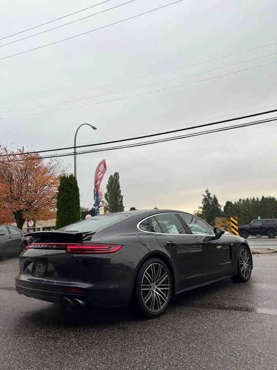 2017 Porsche 971 Panamera - Image 5 of 12