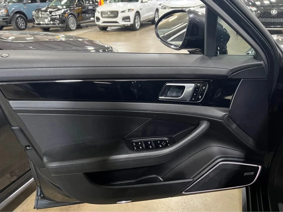 2017 Porsche 971 Panamera - Image 9 of 14