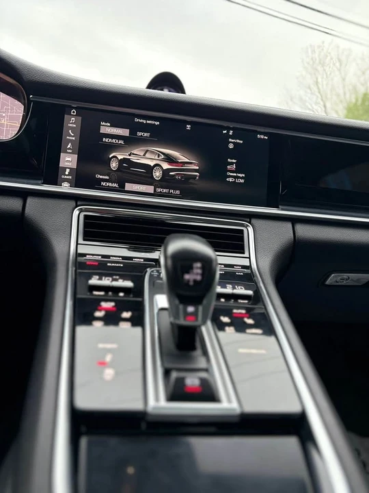 2017 Porsche 971 Panamera - Image 7 of 11