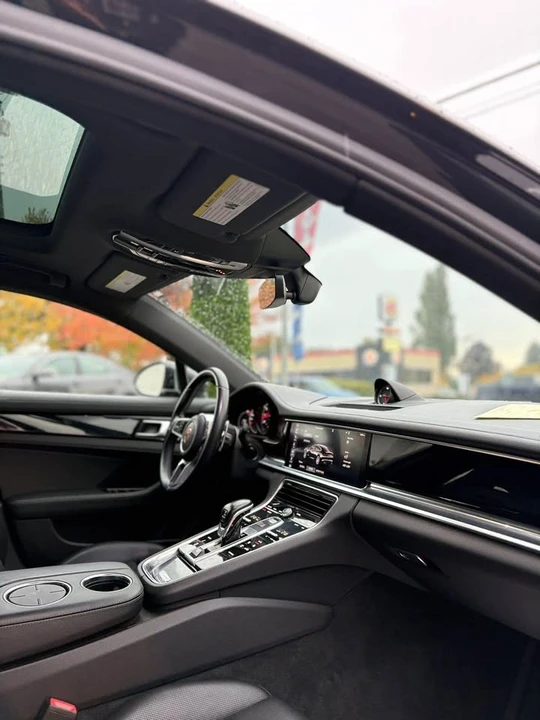 2017 Porsche 971 Panamera - Image 10 of 11