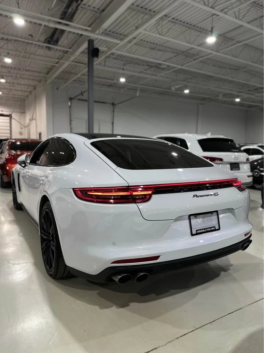 2017 Porsche 971 Panamera - Image 4 of 19