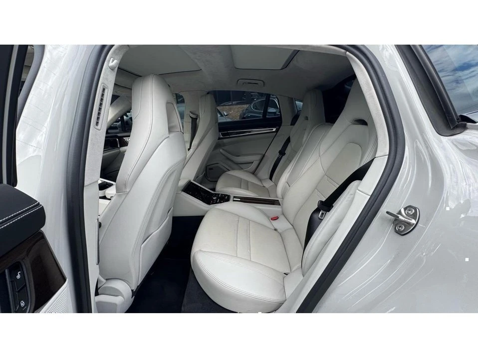 2017 Porsche 971 Panamera - Image 9 of 12
