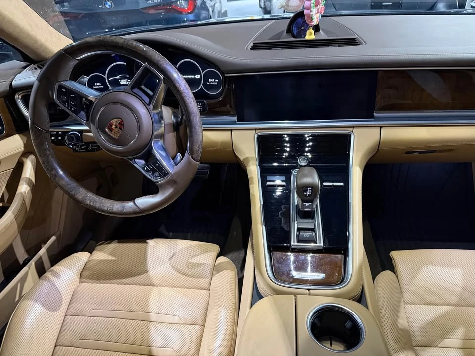 2017 Porsche 971 Panamera - Image 10 of 12