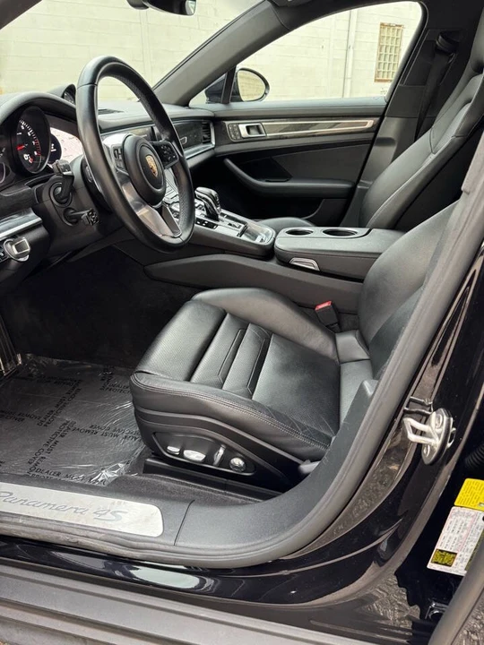 2017 Porsche 971 Panamera - Image 9 of 16