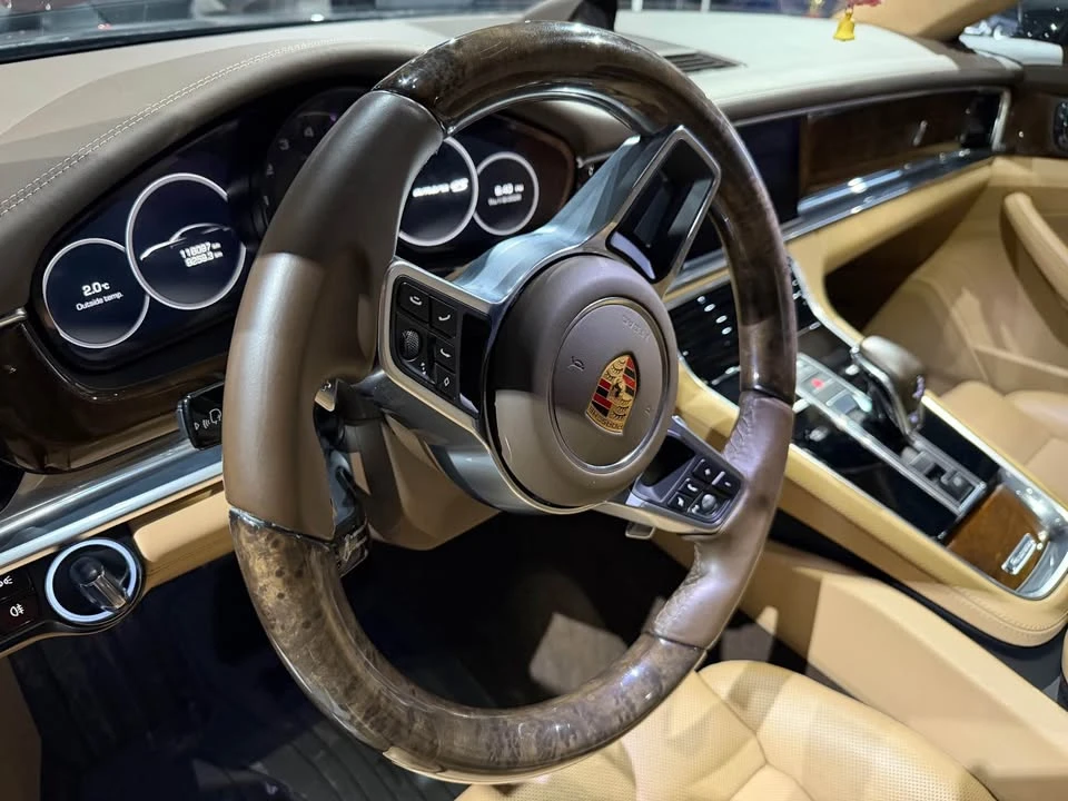 2017 Porsche 971 Panamera - Image 7 of 12
