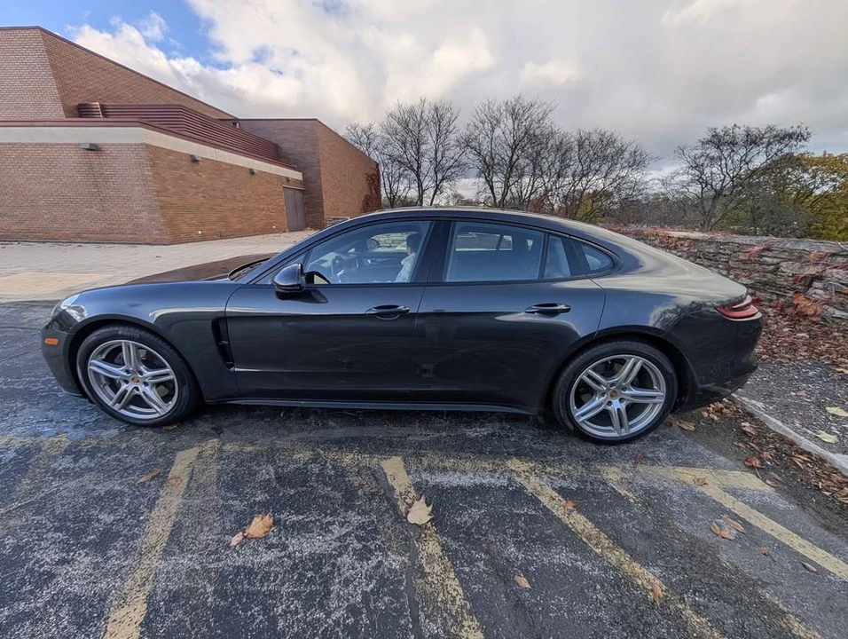 2017 Porsche 971 Panamera - Image 4 of 9