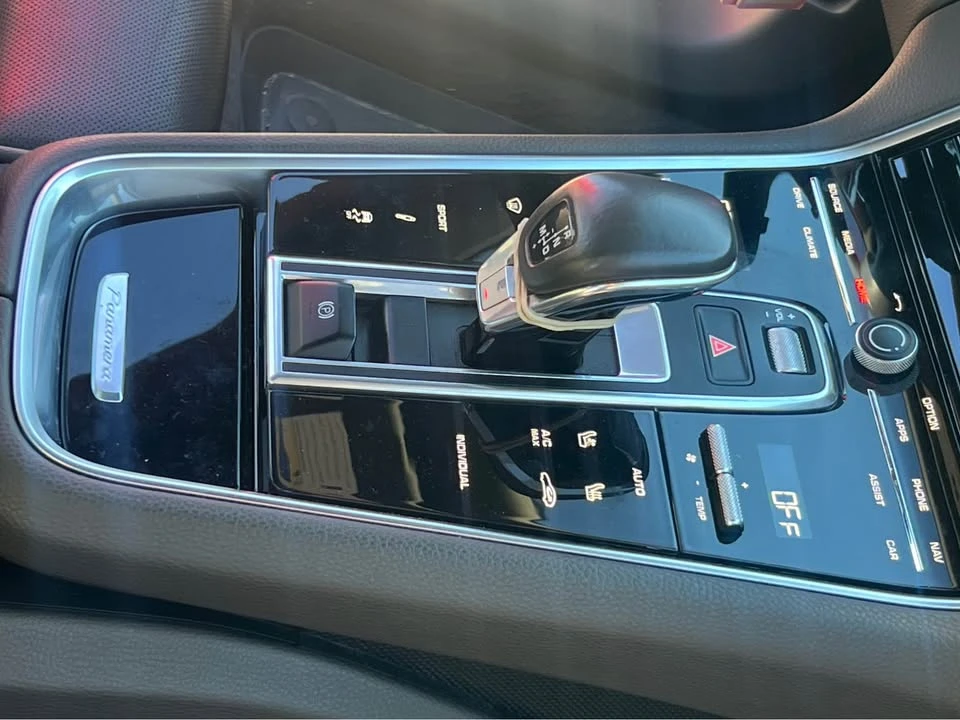 2017 Porsche 971 Panamera - Image 14 of 19