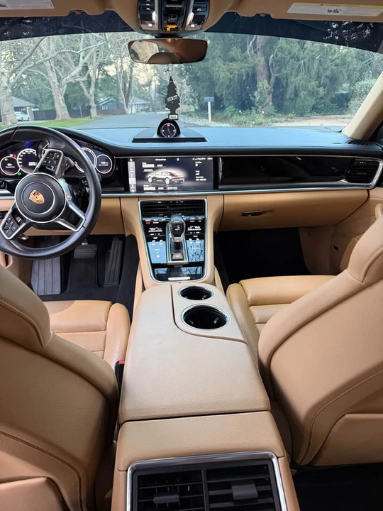 2017 Porsche 971 Panamera - Image 10 of 13